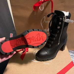💎AUTHENTIC💎Louboutin En Hiver Lug 70mm boot😍